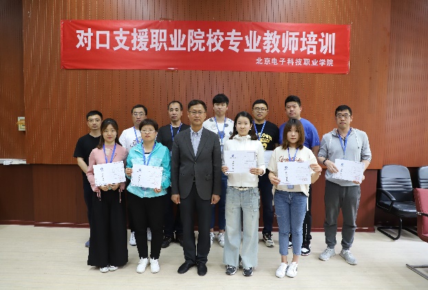 说明: C:\Users\yumrm\AppData\Local\Microsoft\Windows\INetCache\Content.Word\IMG_1826.jpg 说明: C:\Users\yumrm\AppData\Local\Microsoft\Windows\INetCache\Content.Word\IMG_1826.jpg